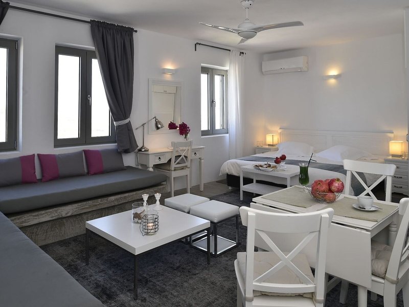 Naoussa Hills Boutique Resort 20