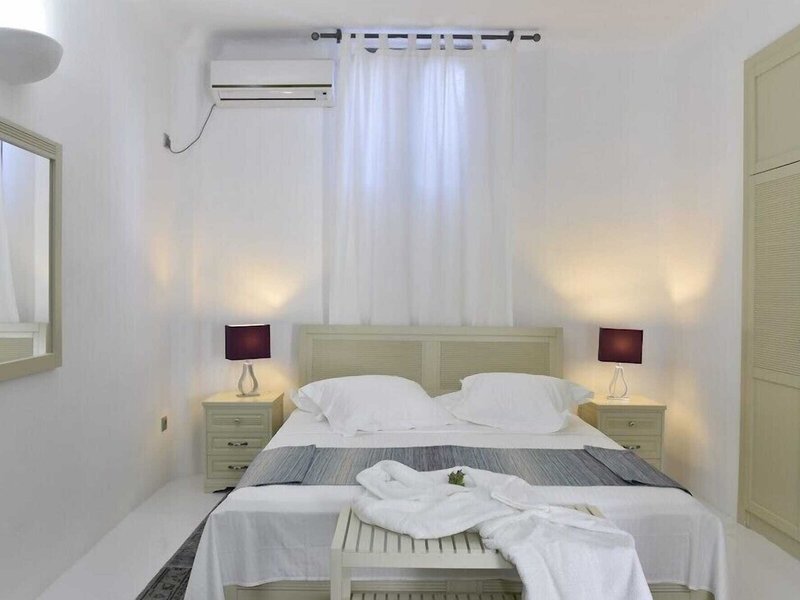 Naoussa Hills Boutique Resort 33