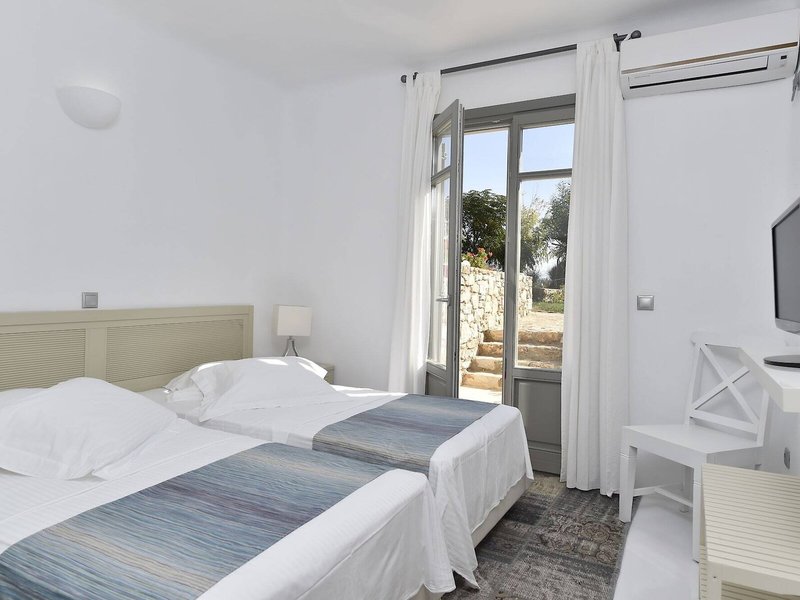 Naoussa Hills Boutique Resort 40