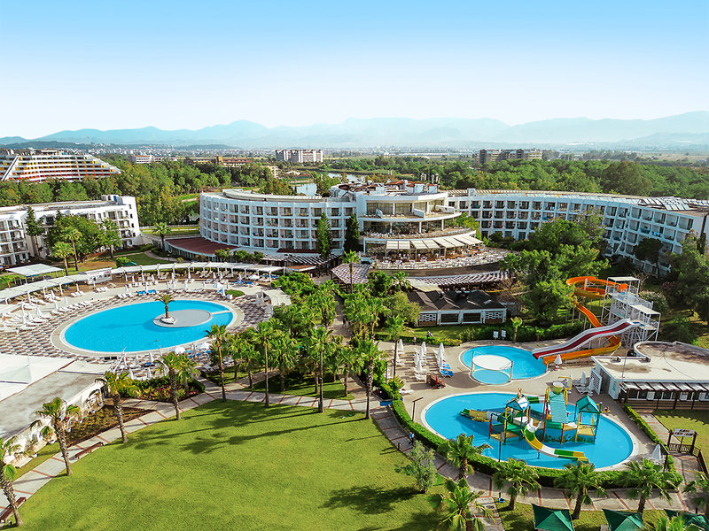 TUI FAMILY LIFE Side  1