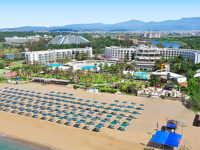 TUI FAMILY LIFE Side  3