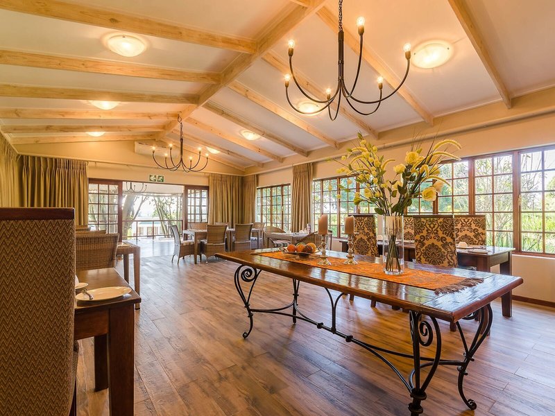 Nut Grove Manor 10