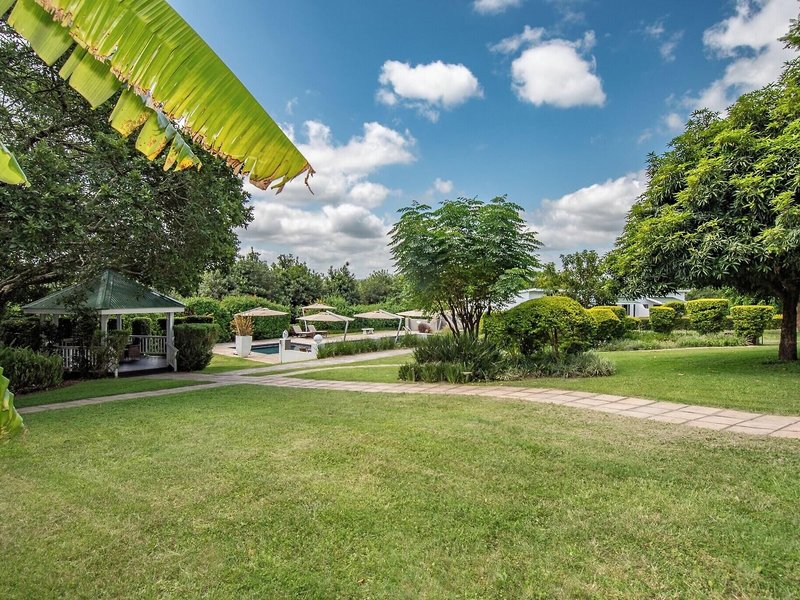 Nut Grove Manor 4