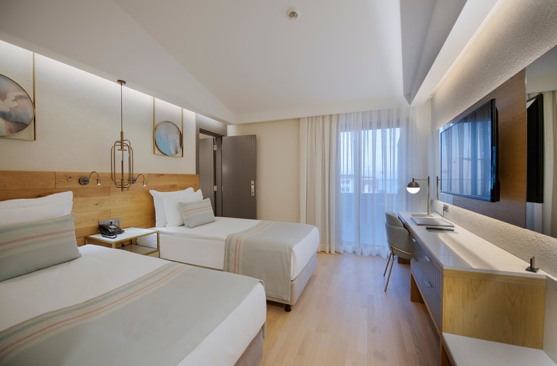 Miramare Beach Hotel 86