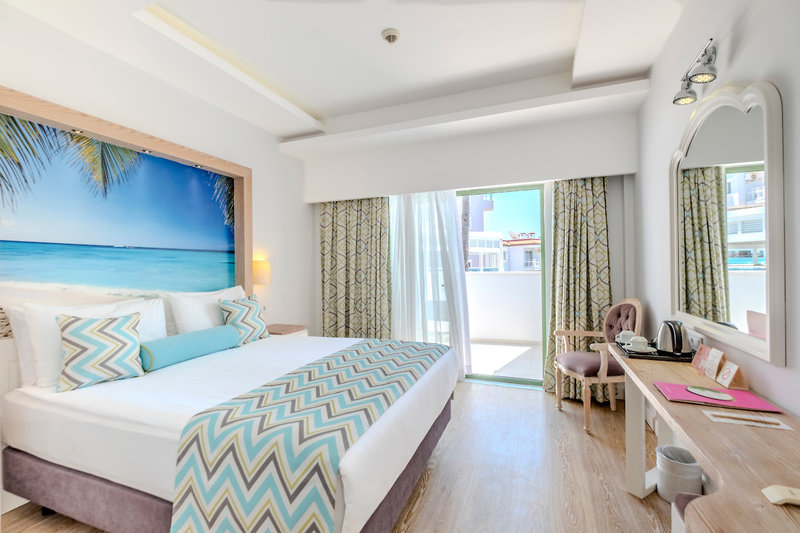 Iz Flower Side Beach 3