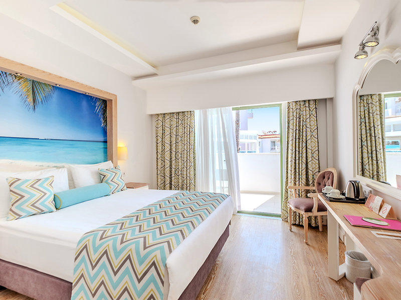 Iz Flower Side Beach 4