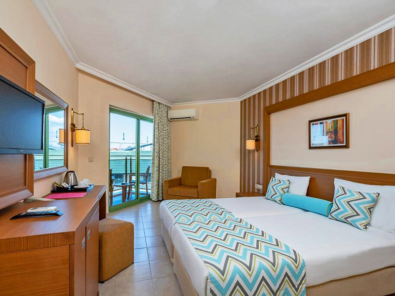 Iz Flower Side Beach 21