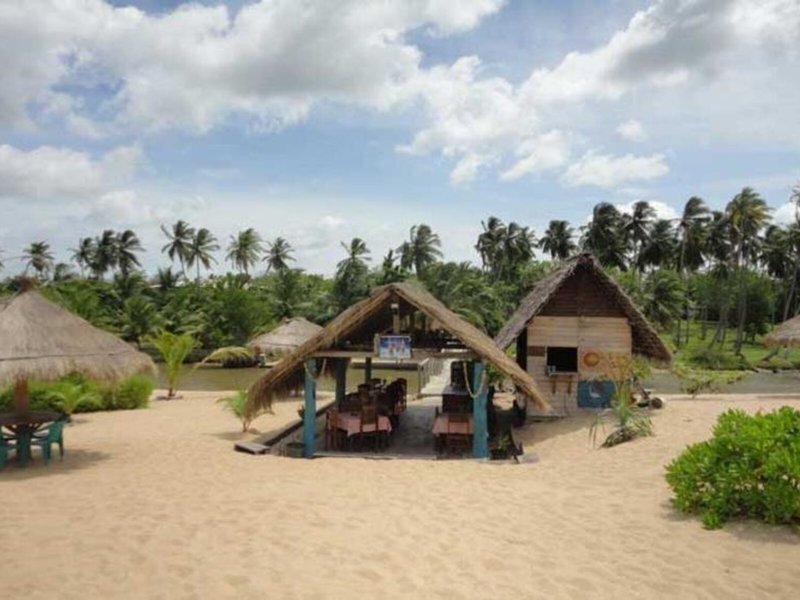 Lagoon Paradise Beach Resort 6