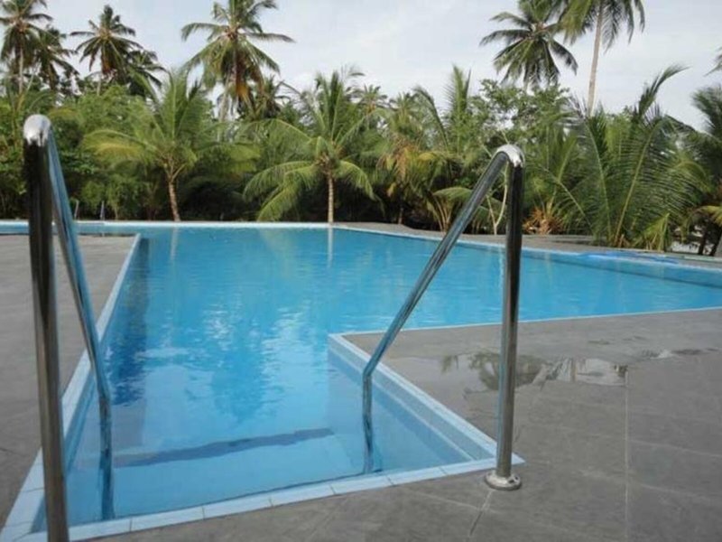 Lagoon Paradise Beach Resort 10