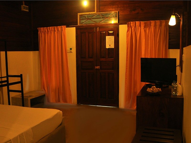 Lagoon Paradise Beach Resort 16