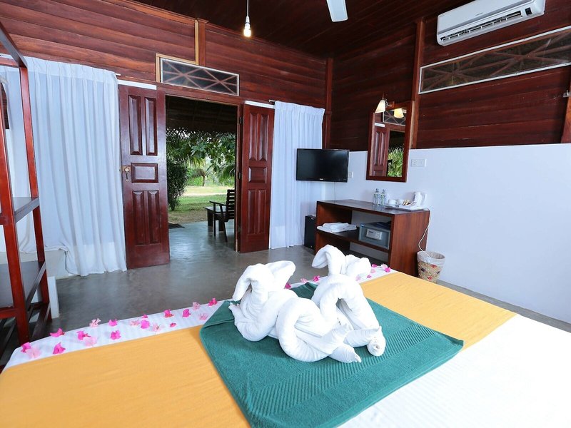 Lagoon Paradise Beach Resort 19