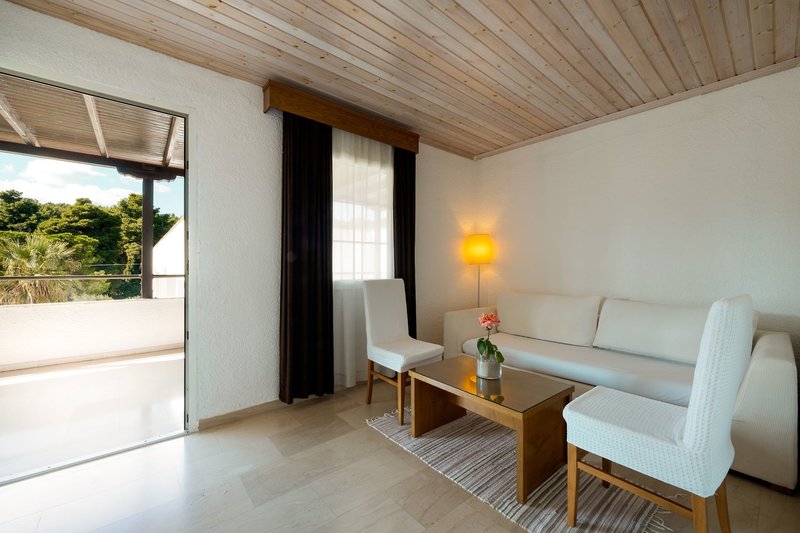 Alexander the Great Beach Hotel 14