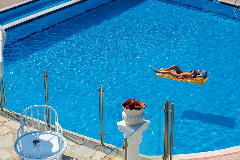 Alexander the Great Beach Hotel 4