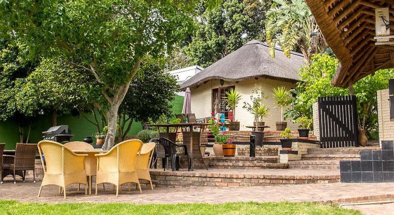 Winelands Villa Guesthouse & Cottages 1