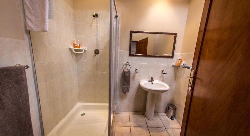 Winelands Villa Guesthouse & Cottages 13