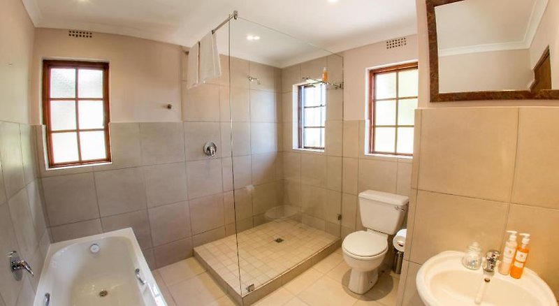 Winelands Villa Guesthouse & Cottages 17