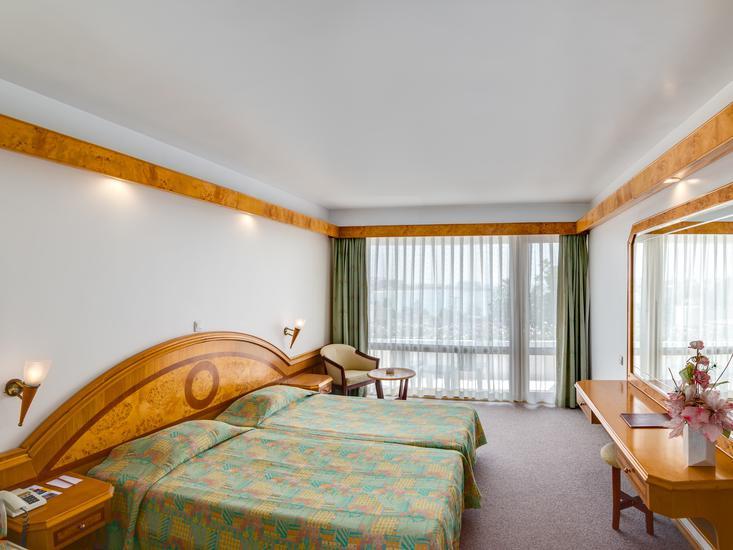 Rubi Hotel 5