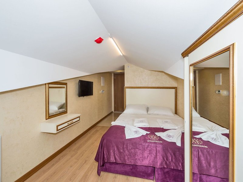 Interstellar Hotel 37