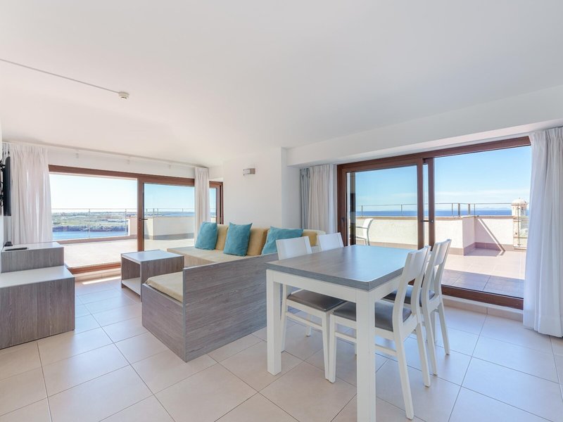 Ferrer Skyline Aparthotel 25