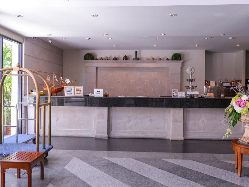 Sandy Spring Hotel 6