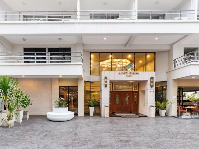 Sandy Spring Hotel 7