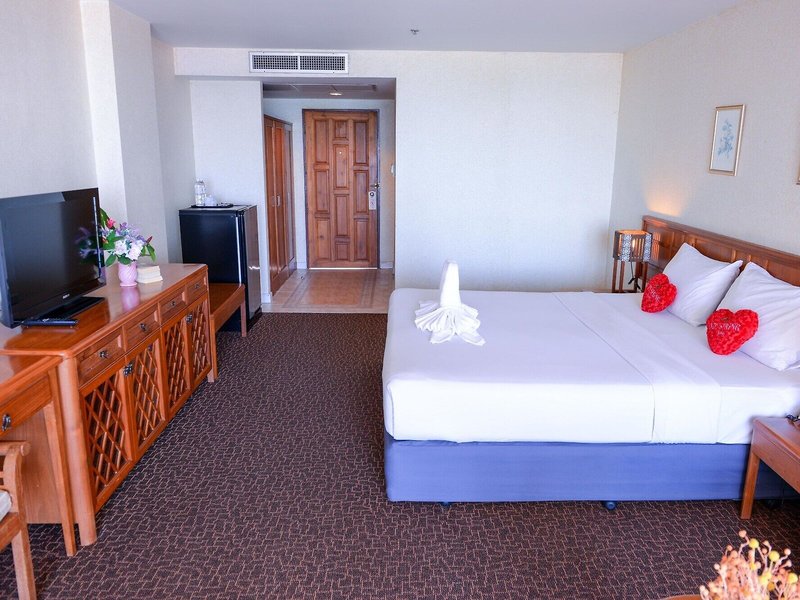 Sandy Spring Hotel 11
