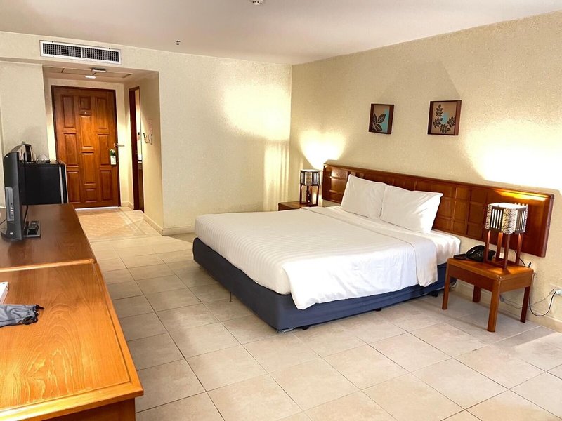 Sandy Spring Hotel 12