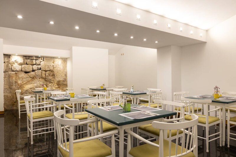 Legendary Porto Hotel 5