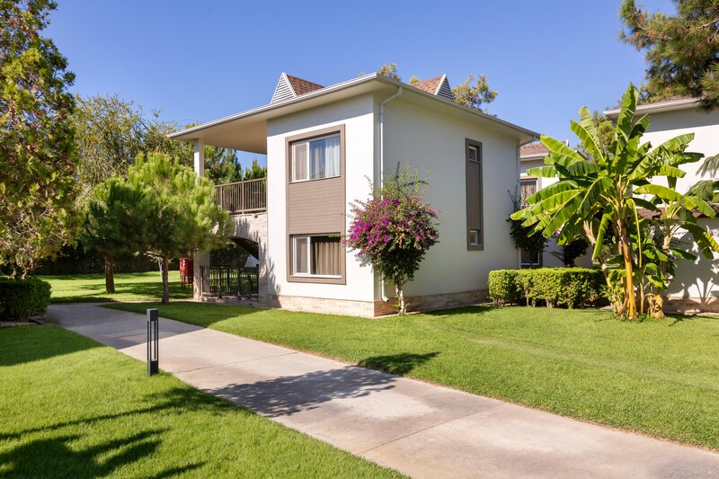 Otium Eco Club Side 2