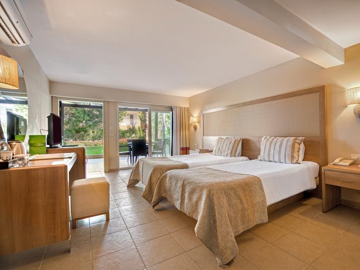 Otium Eco Club Side 2