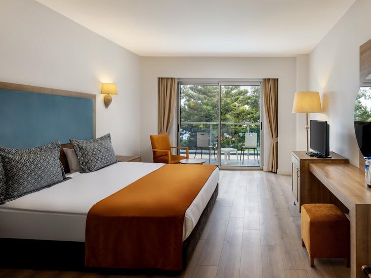 Otium Eco Club Side 5