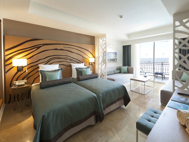 Paloma Oceana 12