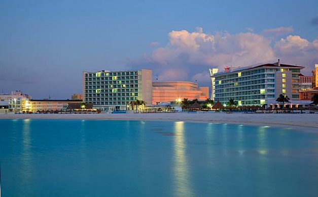 Krystal Cancún 1