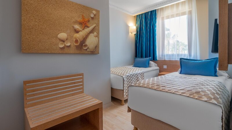 allsun Numa Club Side 19