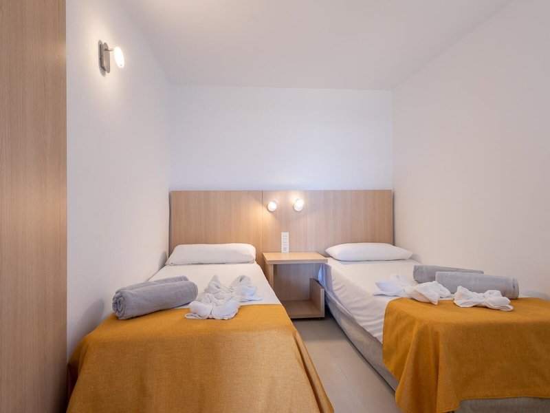 Marina Elite Resort 42