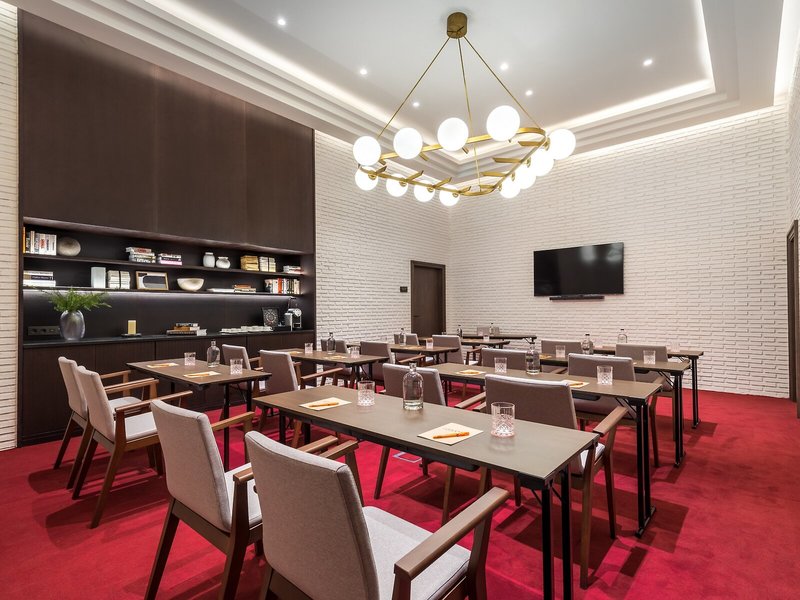 Holiday Inn Madrid - Bernabeu 15