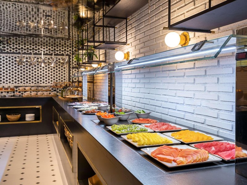 Holiday Inn Madrid - Bernabeu 20