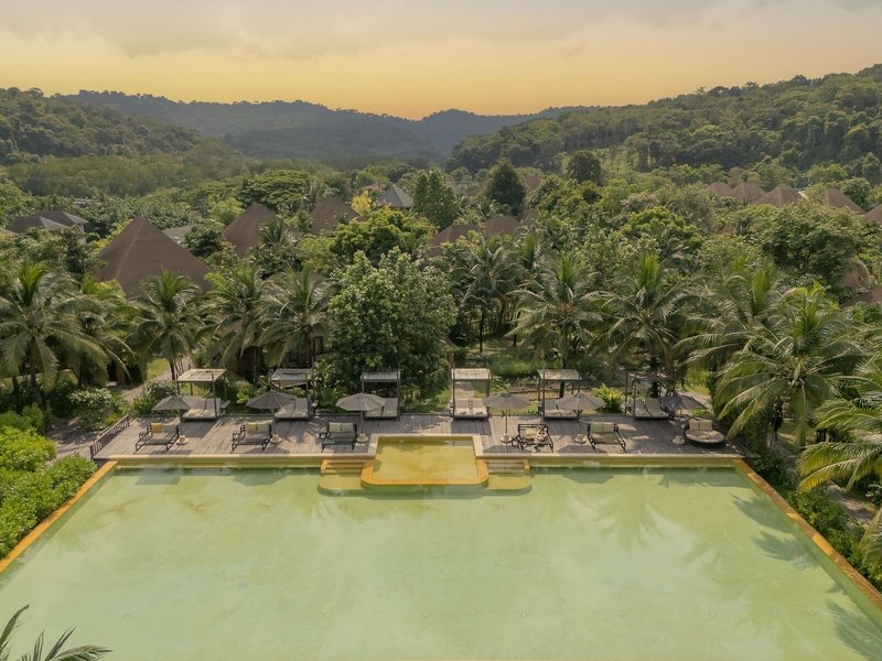 High Season Pool Villa & Spa 25