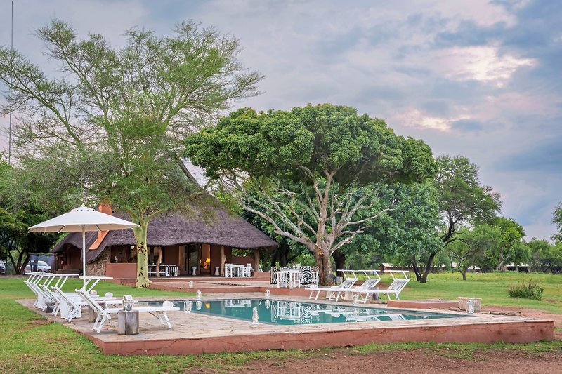 Crossing  Lodges - Zebras Crossing 1