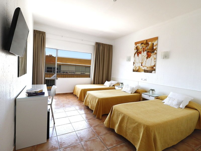 Hotel Gabarda & Complex 38