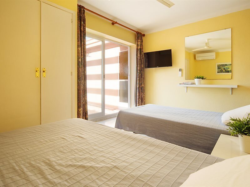 Hotel Gabarda & Complex 40