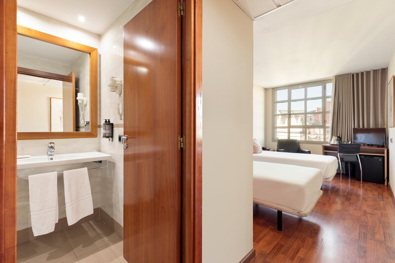 Aranea Barcelona 16 - Bathroom Example