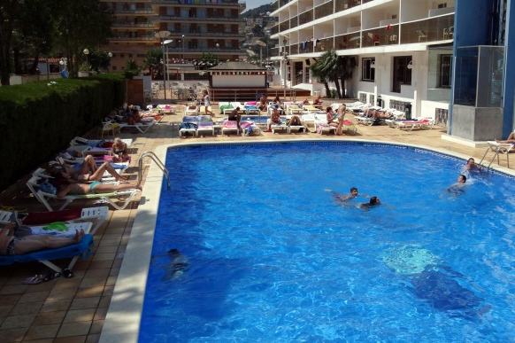 Hotel Riviera 4