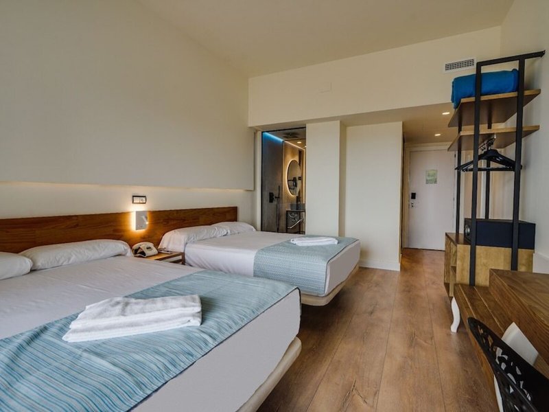 Hotel Brisamar Suites 30