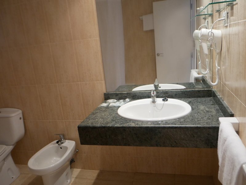 Hotel Brisamar Suites 32