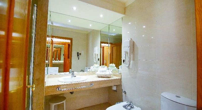 Hotel Mainake SL 3