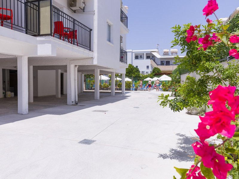 Alecos Hotel Apartments 2