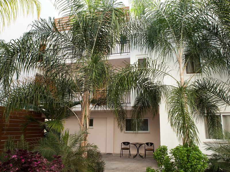 Alecos Hotel Apartments 4