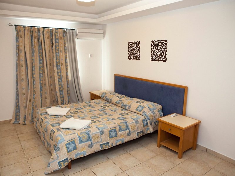 Alecos Hotel Apartments 36