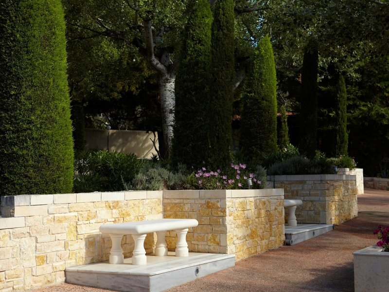 Danai Beach Resort & Villas 8